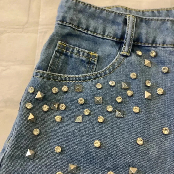 SOLD OUT***********Rhinestone & Rivet Decor Denim Shorts ((Color:Blue)(PREOWNED) - Picture 7 of 7